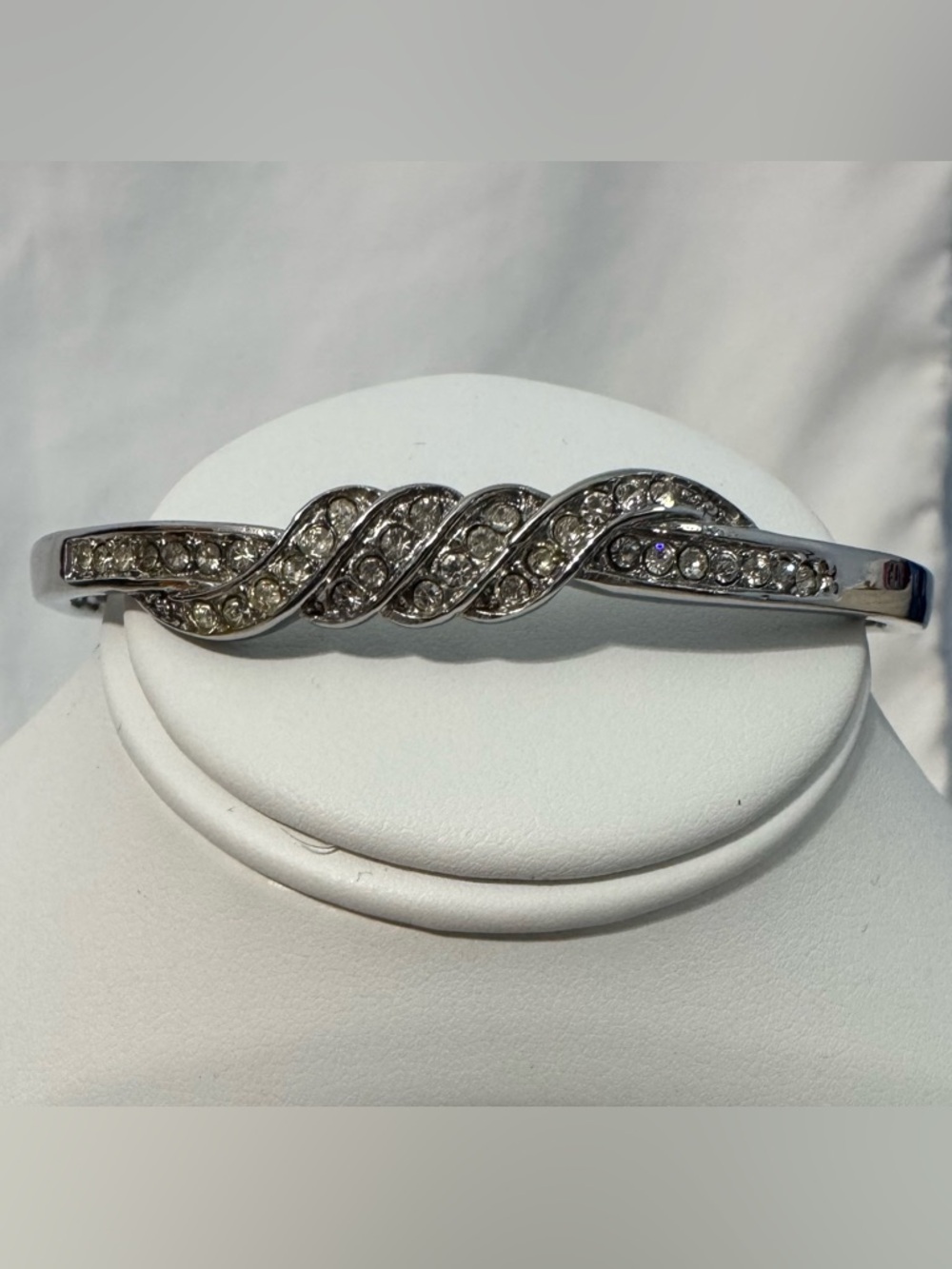 Silver Tone Rhinestone Twist Bangle Bracelet Hinged Sparkly